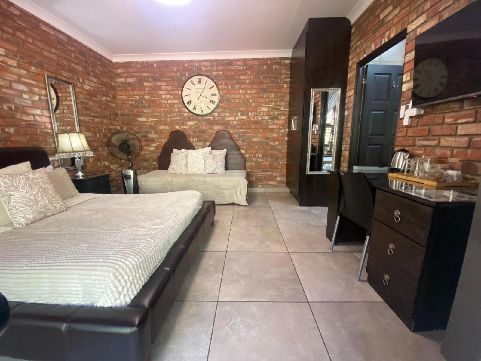 Aloe Guesthouse Klerksdorp Room photo